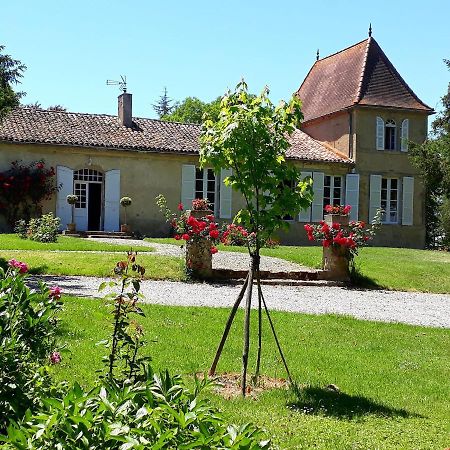 Bed and Breakfast Au Château Juillac à Juillac  Extérieur photo