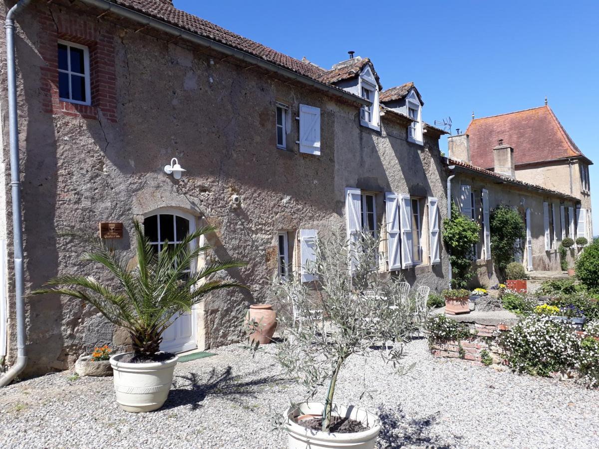 Bed and Breakfast Au Château Juillac à Juillac  Extérieur photo