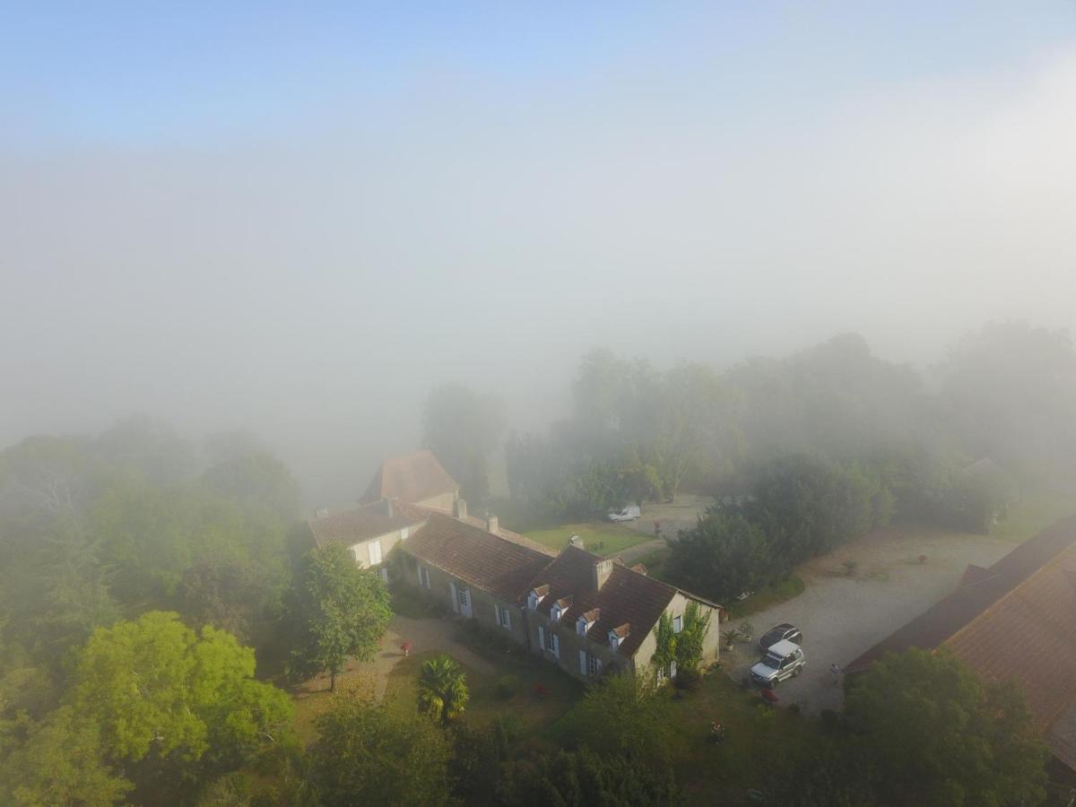 Bed and Breakfast Au Château Juillac à Juillac  Extérieur photo