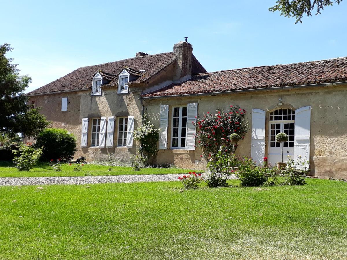 Bed and Breakfast Au Château Juillac à Juillac  Extérieur photo