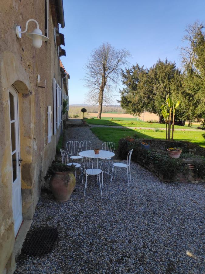 Bed and Breakfast Au Château Juillac à Juillac  Extérieur photo