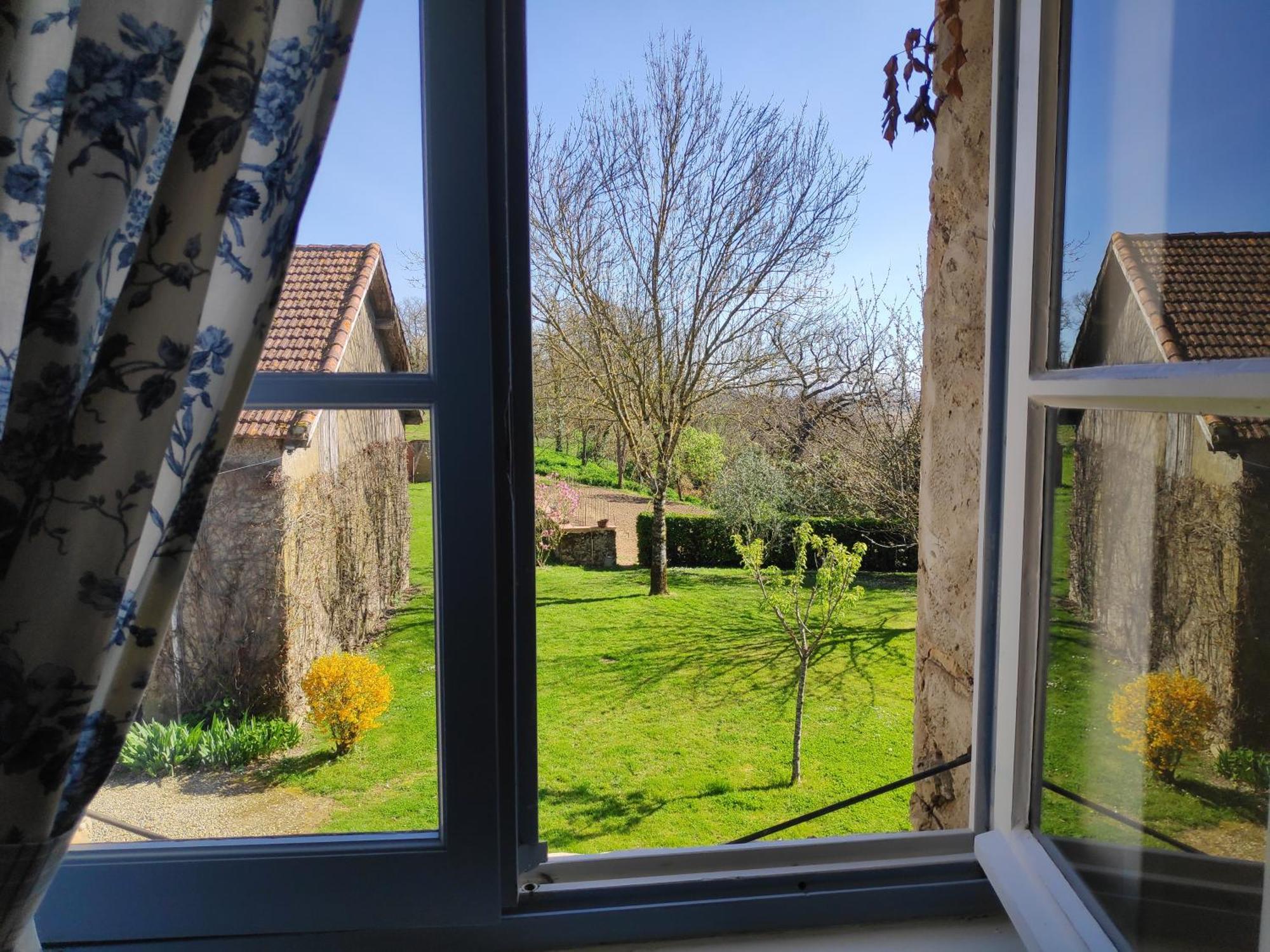 Bed and Breakfast Au Château Juillac à Juillac  Chambre photo